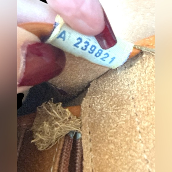 Vintage Dooney and Bourke burnt orange Saddle Crossbody Bag - Picture 8 of 9